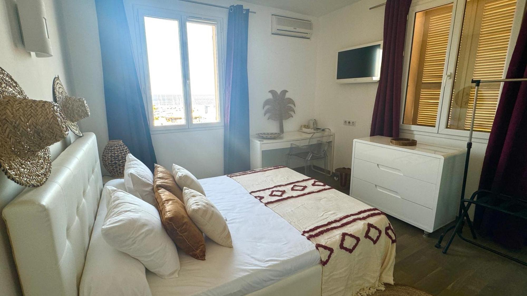Hotel Les 3 Terrasses Sari-Solenzara Esterno foto